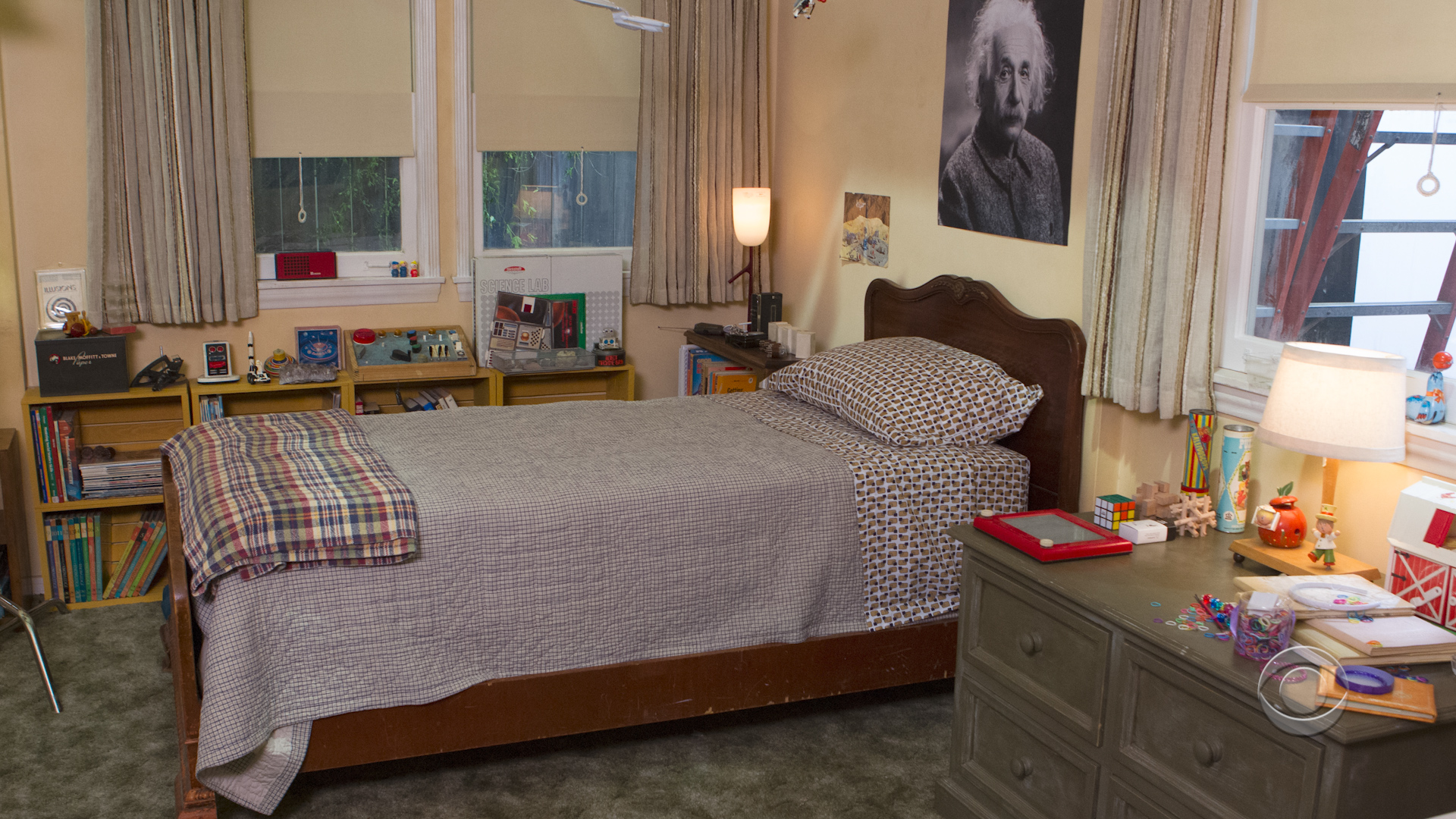 Young Sheldon 4 - Bedroom