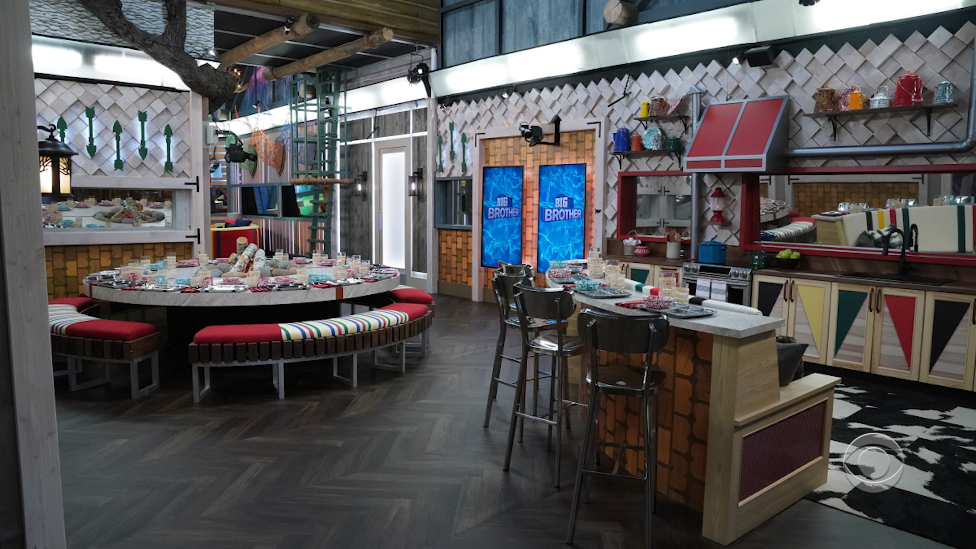 Big Brother 4 - Kitchen and living area