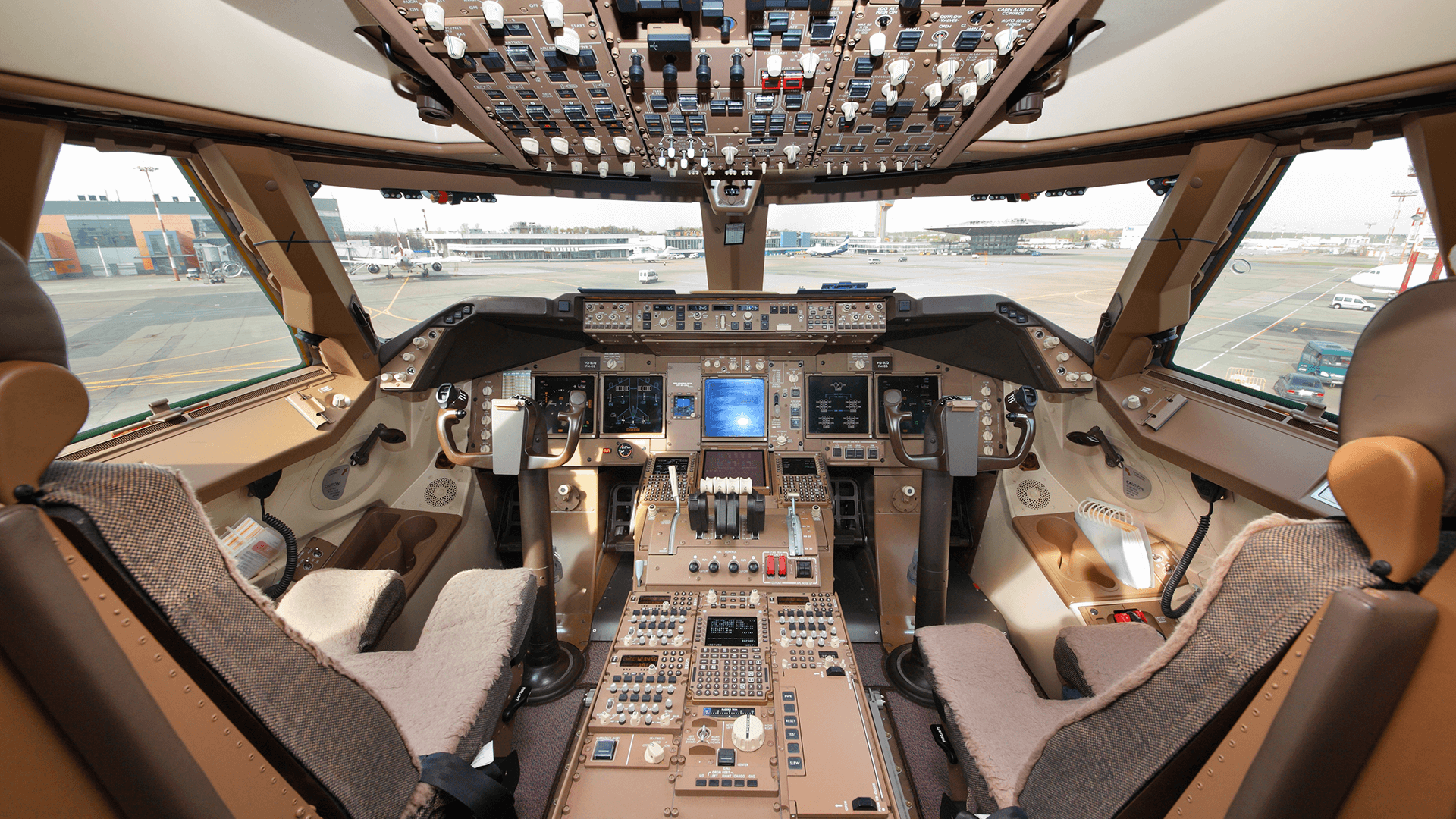 Boeing 747 - Cockpit of a Boeing 747